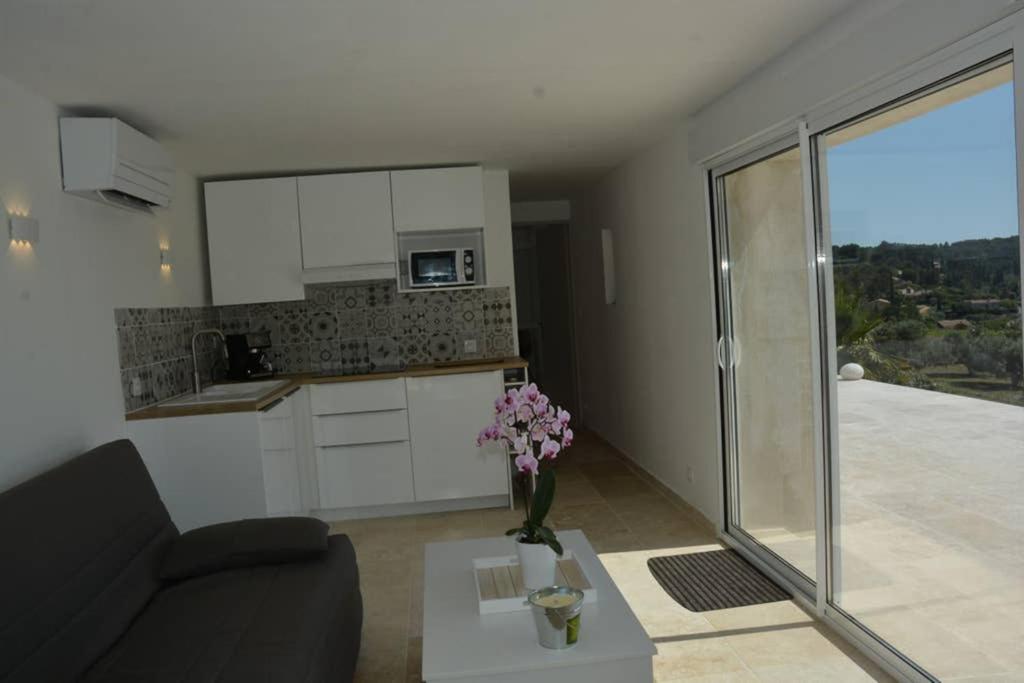 La Venturonne Appartement Neuf Rez De Jardin 45 M2 Vue Mer Et Vignes 10 Mn Des Plages ル・ボーセ エクステリア 写真